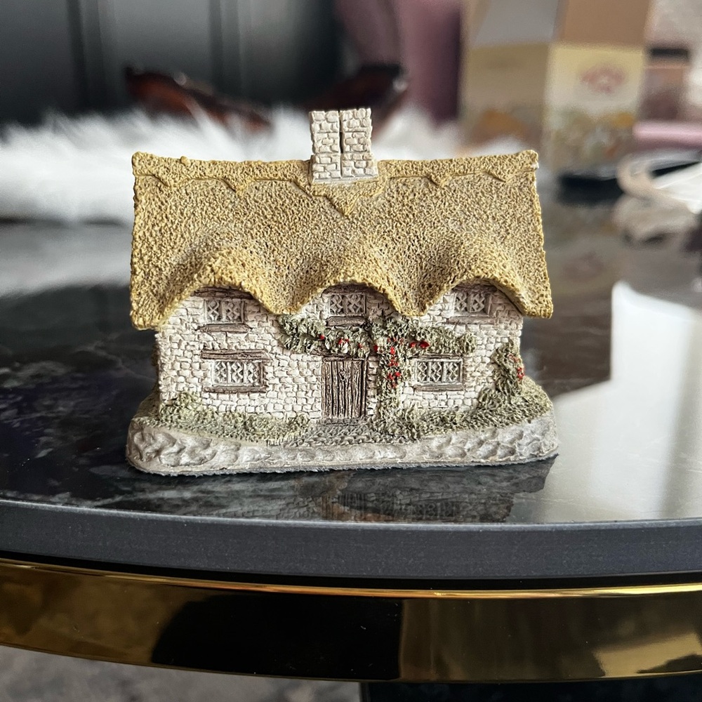 Charming Cottage Figurine - Tan and Gray